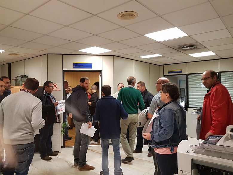 2017-06-28 ocupacion Direccion Xeral de Mobilidade Compostela 004.jpg